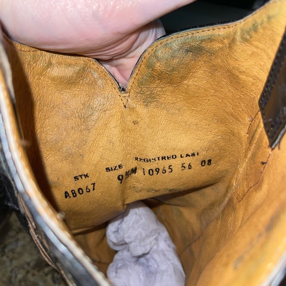 Corral brand Distressed leather embroidered cowboy boot - Picture 6 of 7